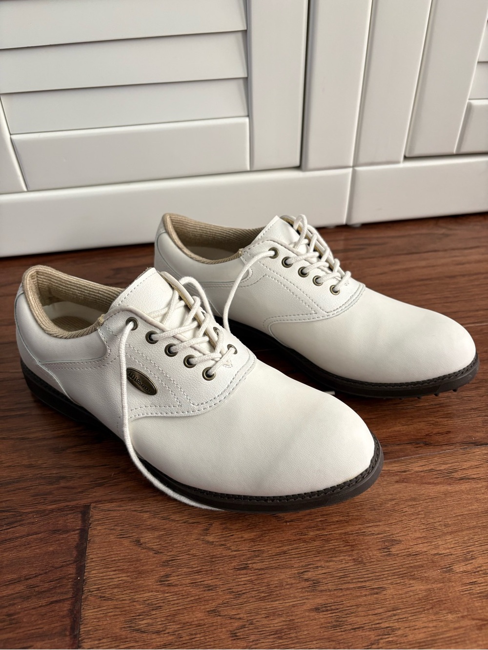 Women’s Wilson GS320 White Lace-Up Spikeless Golf Shoes Size 10